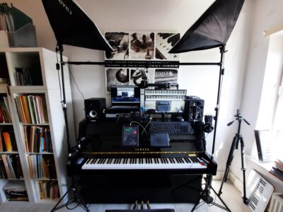 Online piano teaching setup