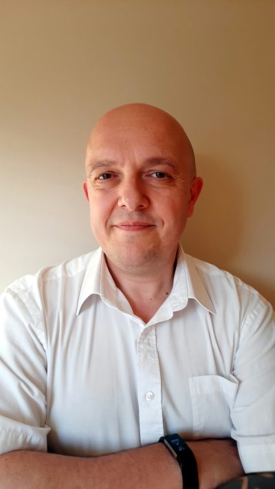 Emiliano – Piano Teacher in Cork specializing in holistic technique and independent musicianship.